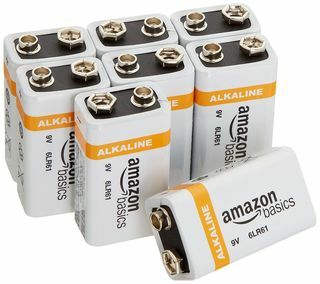 Alkalické baterie AmazonBasics s 9 volty 