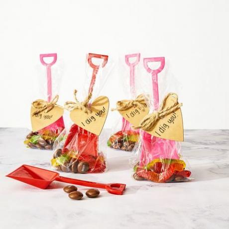 vyhrabu tě bonboniéra valentýnští gumoví červi vyzvednu z ghk020116bobfamilyroom01 valentýnský recept