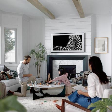 Televize s rámem samsung v obývacím pokoji